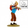 Tintin ramène Milou - Tintin - Figurine Résine - Nr. 42194 - 13cm